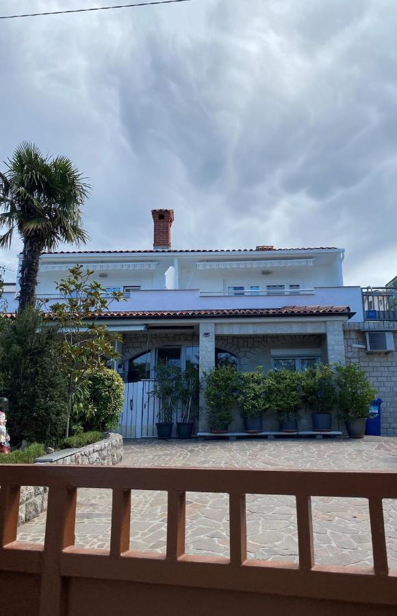 Apartmani Sara Omišalj Dış mekan fotoğraf