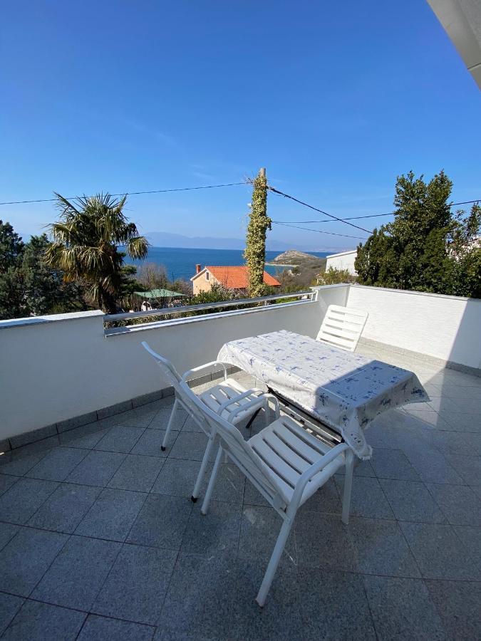 Apartmani Sara Omišalj Dış mekan fotoğraf