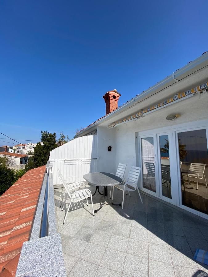Apartmani Sara Omišalj Dış mekan fotoğraf